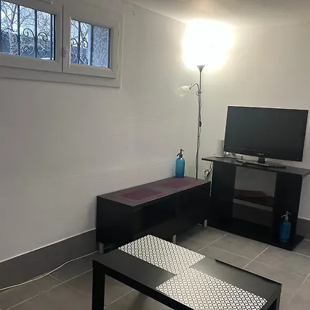 Grande Chambre, Sdb Partagee Angers Room photo