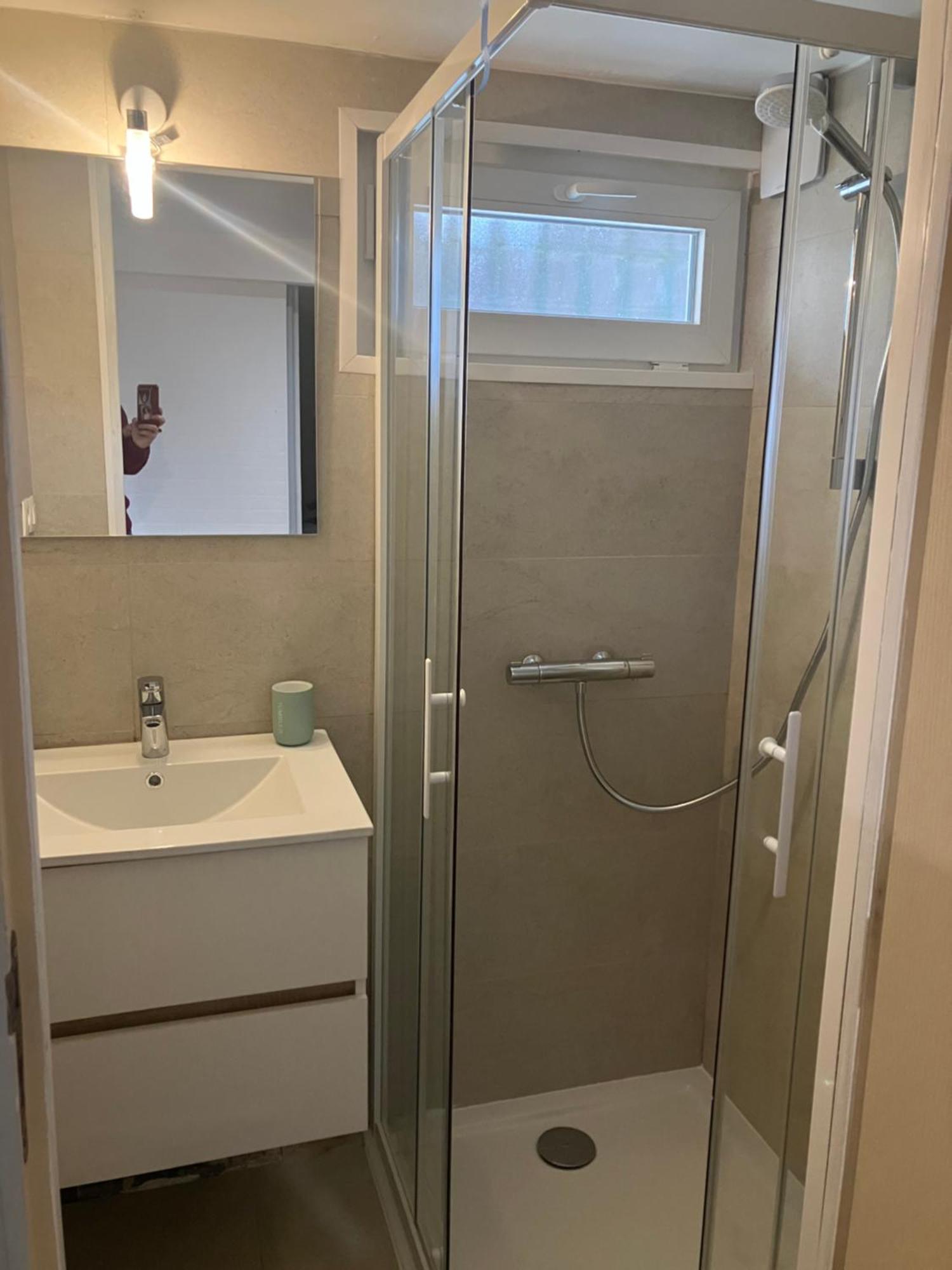 Homestay Grande Chambre, Sdb Partagee