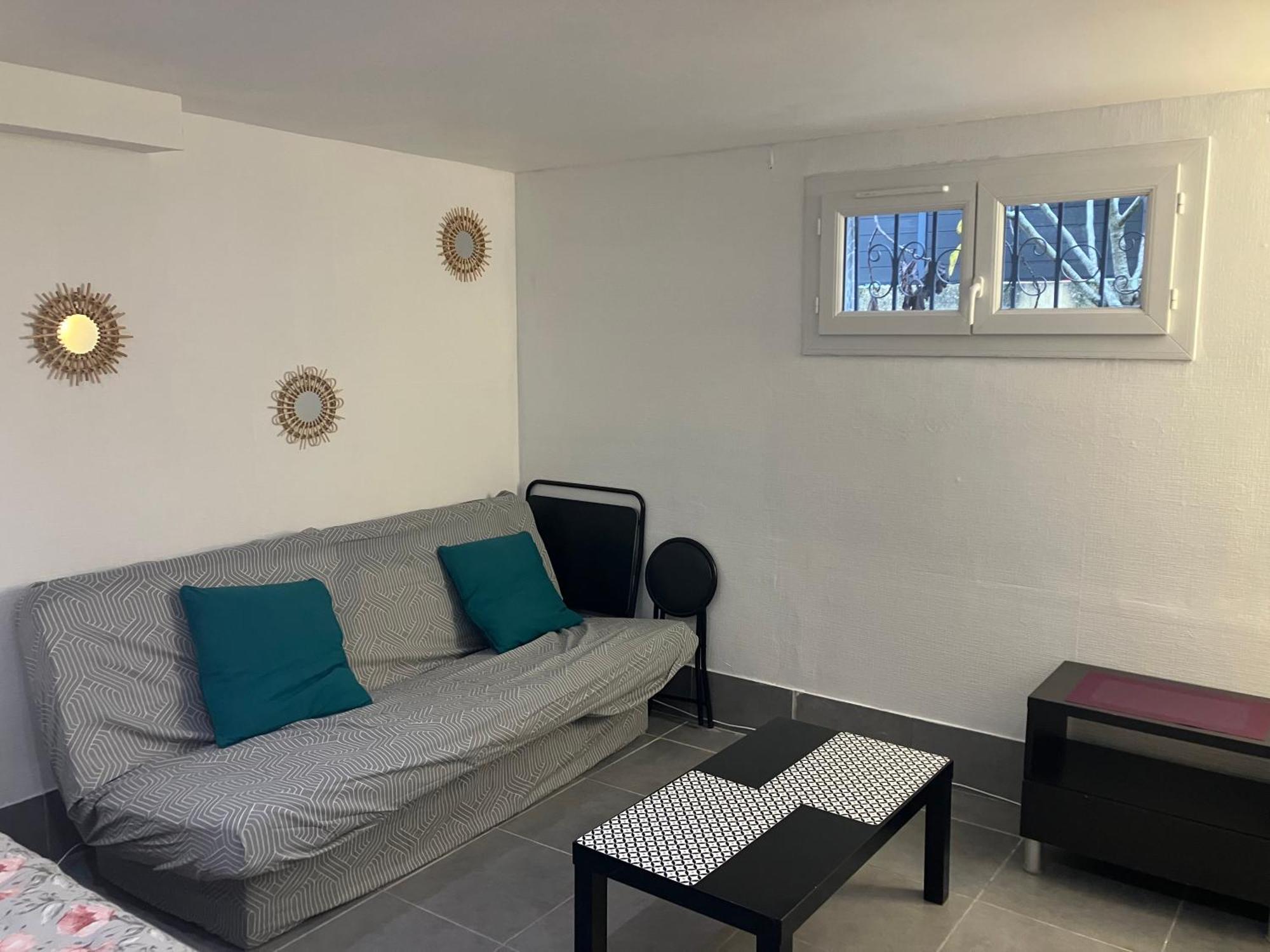 Grande Chambre, Sdb Partagee * Angers